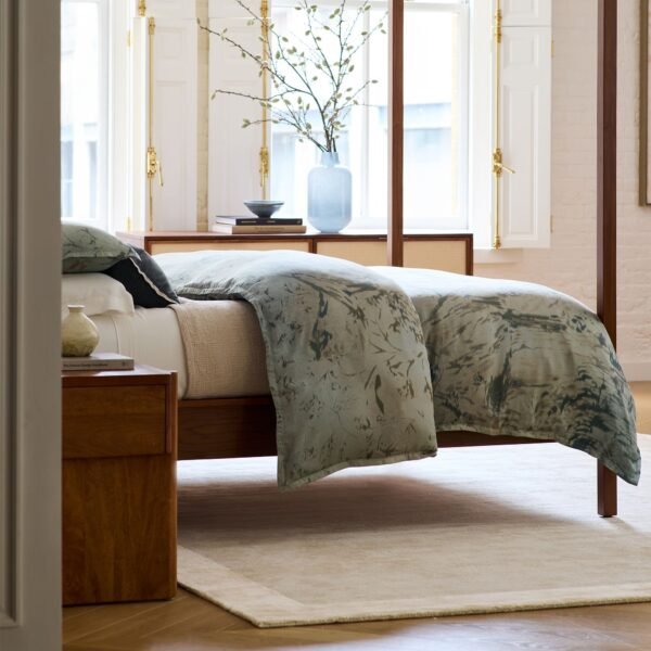 Loretta Canopy Bed - Image 2