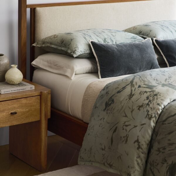 Loretta Canopy Bed - Image 3
